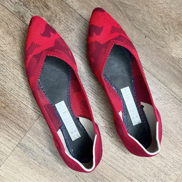 ROTHY'S Camo Point Toe Knit Flats in Red Camo