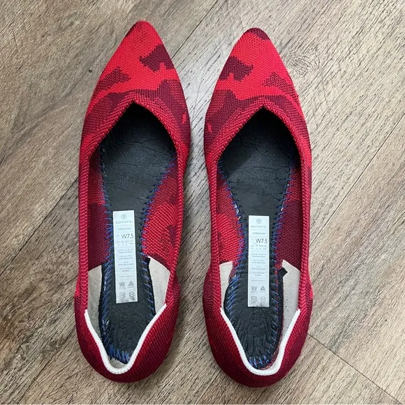 ROTHY'S Camo Point Toe Knit Flats in Red Camo