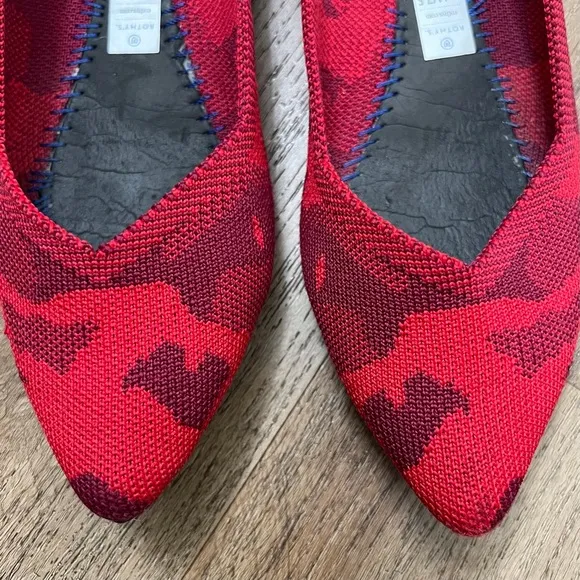 ROTHY'S Camo Point Toe Knit Flats in Red Camo