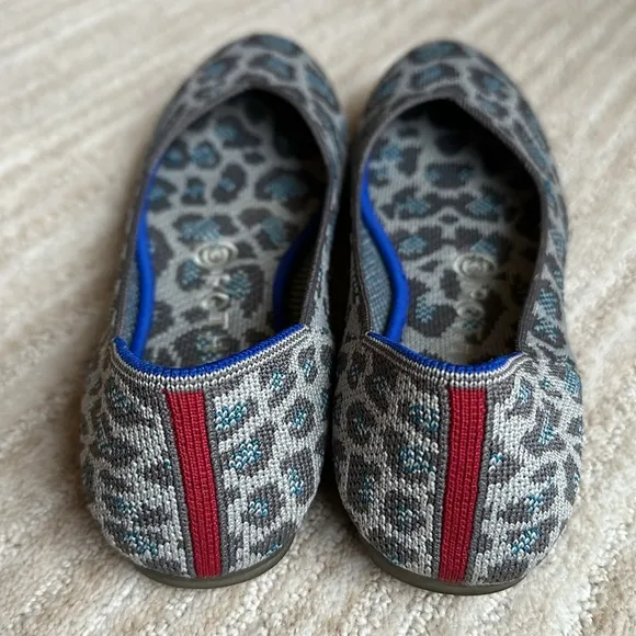 Rothy’s Gray Spotted Leopard Cheetah Round Toe Flats Retire Limited Edition Sz 7