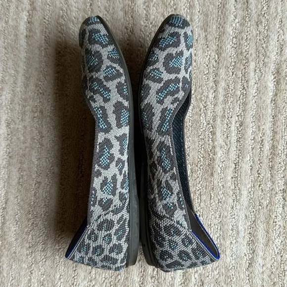Rothy’s Gray Spotted Leopard Cheetah Round Toe Flats Retire Limited Edition Sz 7