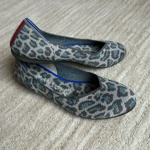 Rothy’s Gray Spotted Leopard Cheetah Round Toe Flats Retire Limited Edition Sz 7