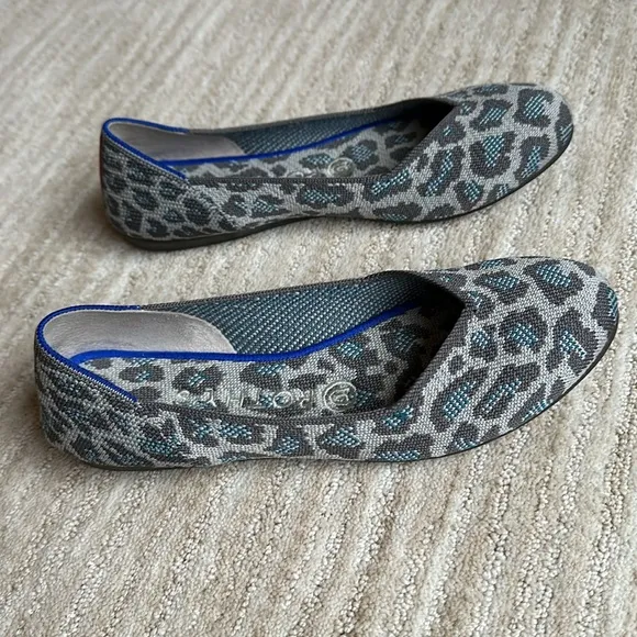 Rothy’s Gray Spotted Leopard Cheetah Round Toe Flats Retire Limited Edition Sz 7
