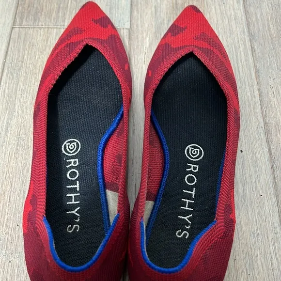 Rothy's Red Camo Pointy Toe Flats size 9 W 39