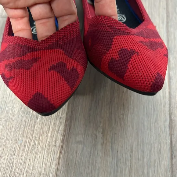 Rothy's Red Camo Pointy Toe Flats size 9 W 39