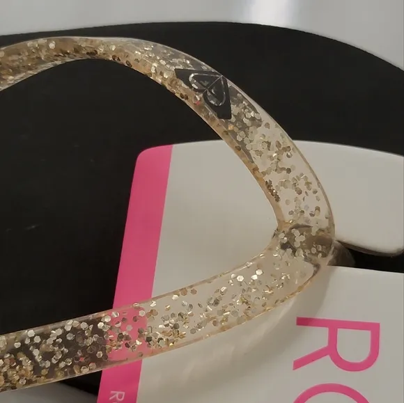 ROXY Hawaiian Thong Sandals NWT Size 4