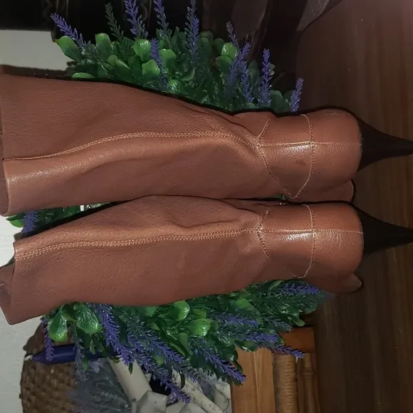 Saks fifth Avenue leather heeled boots