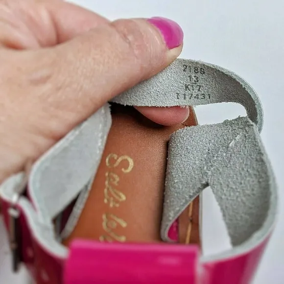 Salt Water 13 Girls Pink Thong Sandals Magenta Patent Leather