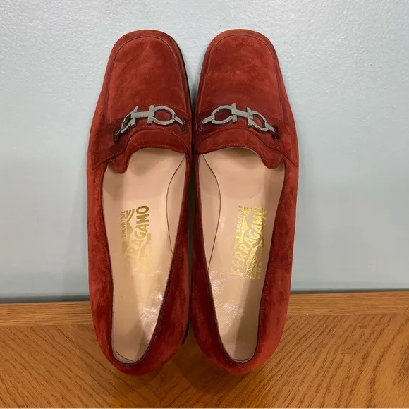 Salvatore Ferragamo Babs Gancini Logo Loafers Suede Women’s Size 8 1/2 Red