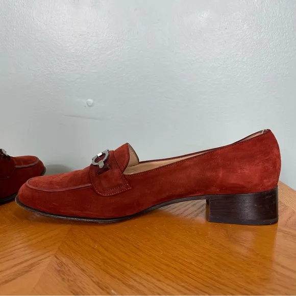 Salvatore Ferragamo Babs Gancini Logo Loafers Suede Women’s Size 8 1/2 Red