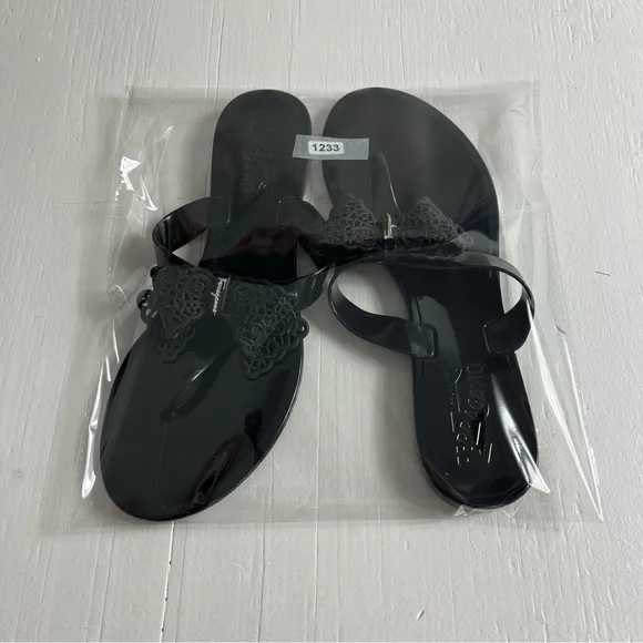 Salvatore Ferragamo Pandy Monogram Bow Jelly Thong Sandals Size 8 Solid Black