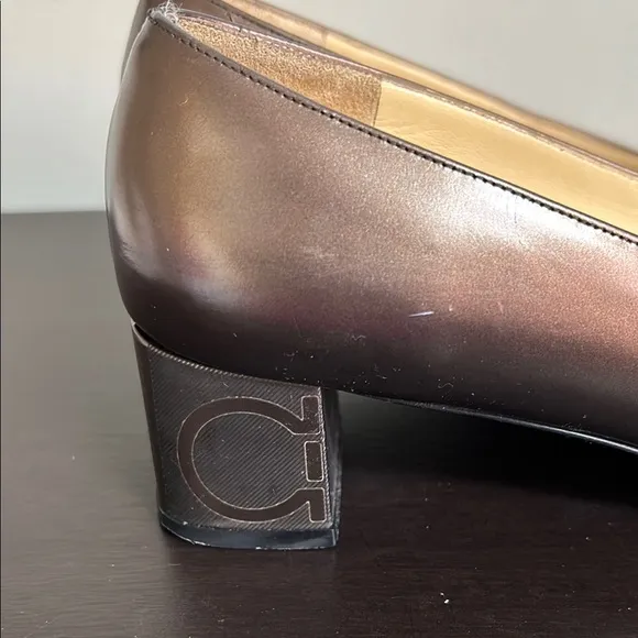 Salvatore Ferragamo Patent Leather Bronze Pumps Heels Italy Sz 9.5 AA