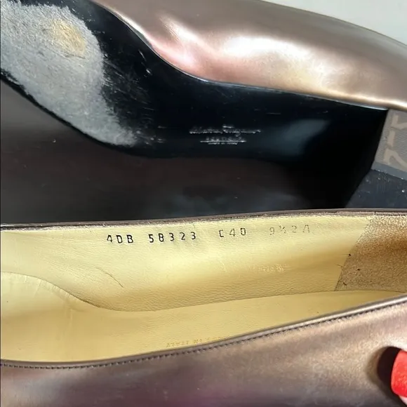 Salvatore Ferragamo Patent Leather Bronze Pumps Heels Italy Sz 9.5 AA