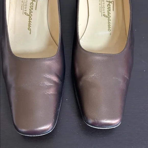 Salvatore Ferragamo Patent Leather Bronze Pumps Heels Italy Sz 9.5 AA