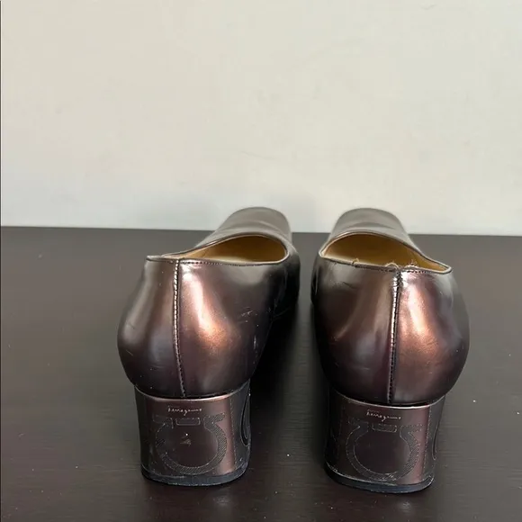 Salvatore Ferragamo Patent Leather Bronze Pumps Heels Italy Sz 9.5 AA