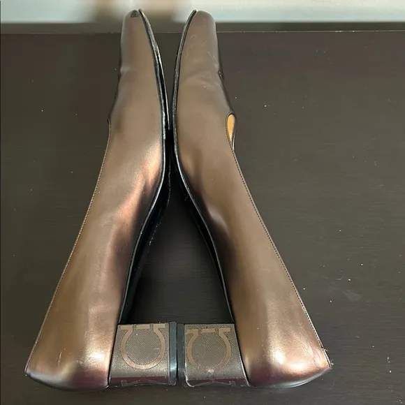 Salvatore Ferragamo Patent Leather Bronze Pumps Heels Italy Sz 9.5 AA