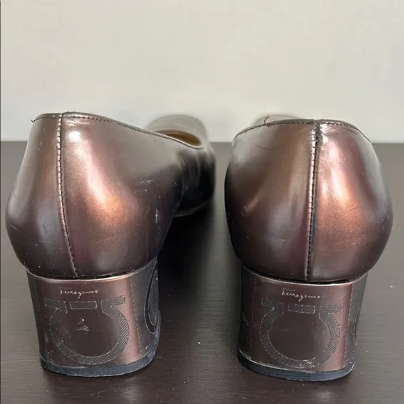 Salvatore Ferragamo Patent Leather Bronze Pumps Heels Italy Sz 9.5 AA