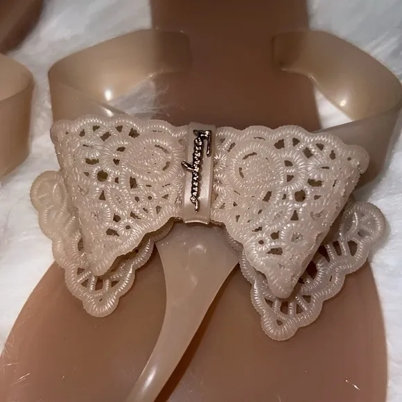 SALVATORE FERRAGAMO PEACH JELLY PERALA BOW THONG SANDALS