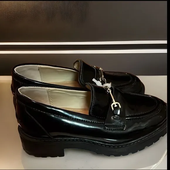 Sam Edelman LEATHER KID TULLY LUG SOLE LOAFER Black Box W/Gold Chain Decorative