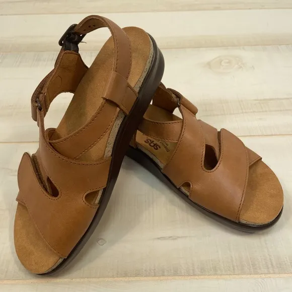 SAS Camel Leather Velcro Buckle Sandals Tripad Comfort Design NWOT Sz 7.5 N