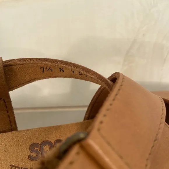 SAS Camel Leather Velcro Buckle Sandals Tripad Comfort Design NWOT Sz 7.5 N