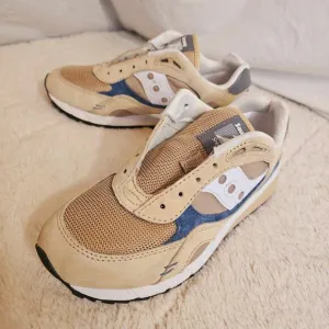 Saucony Shadow 6000 M's 8, premium SandnNavy sneakers. No! Insoles &amp; No! Laces.