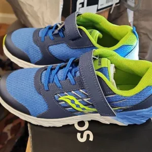 Saucony Kids Blue and Neon Green Sneakers size 6.5 XW NIB
