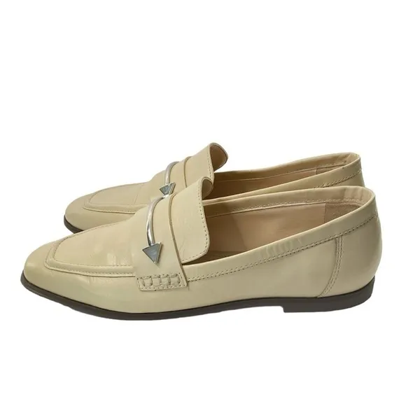 Schutz Cream Leather Desmond Caseina Flat  Size 7.5B Square toe Heel Height .5”