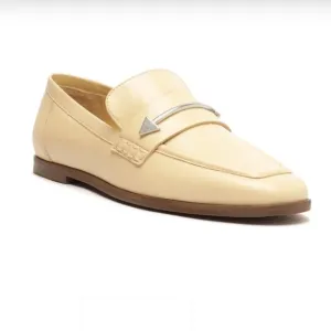 Schutz Cream Leather Desmond Caseina Flat  Size 7.5B Square toe Heel Height .5”