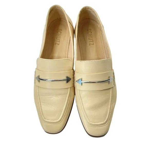 Schutz Cream Leather Desmond Caseina Flat  Size 7.5B Square toe Heel Height .5”