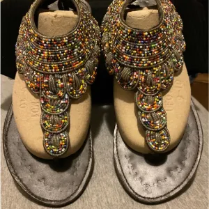 🆕SIZE 10 AFRICAN HANDMADE BROWN LEATHER COLORFUL BEADED THONG SANDALS