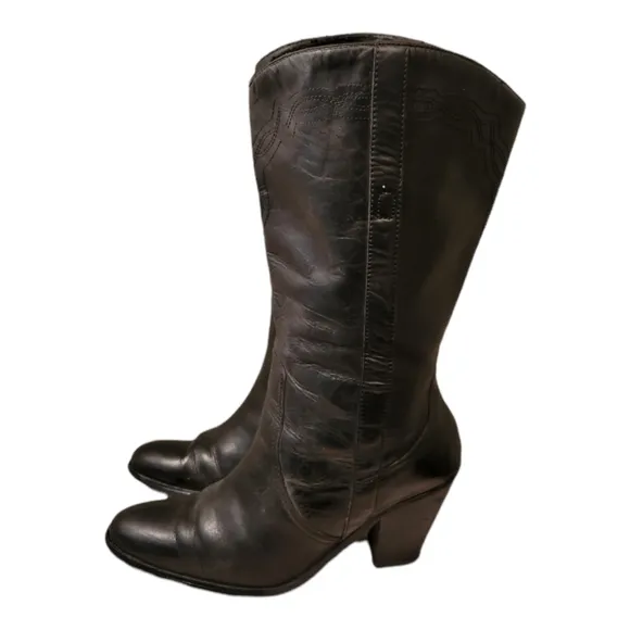Size 10 M Vintage Western Style Boots From St. John's Bay