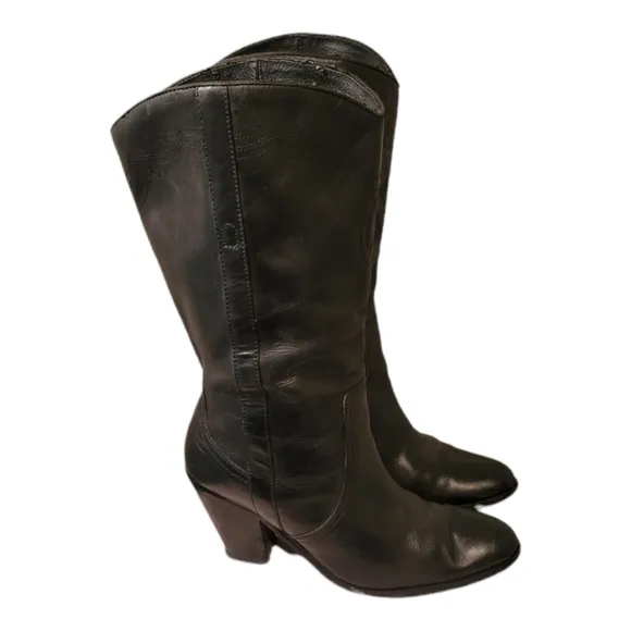 Size 10 M Vintage Western Style Boots From St. John's Bay
