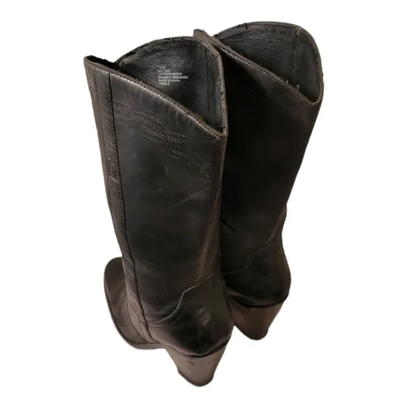 Size 10 M Vintage Western Style Boots From St. John's Bay