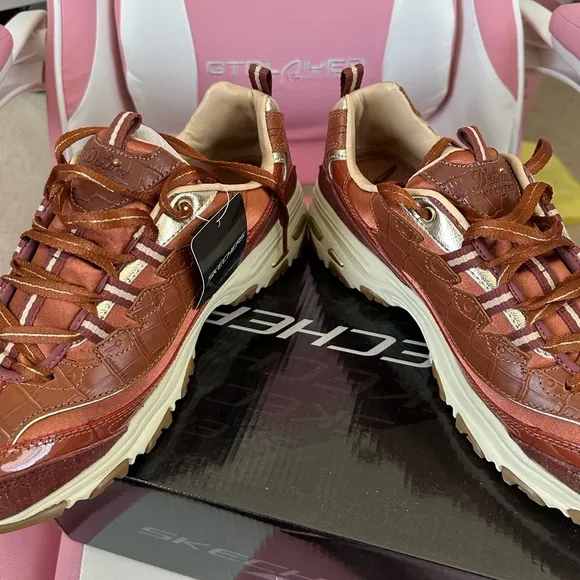 Skechers D’lites 149735 First Class Collection Elite Cognac Brown Size 11 NEW