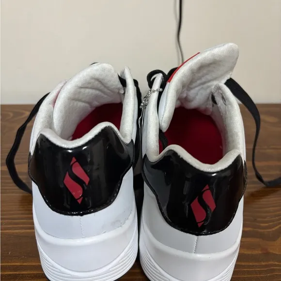 Skechers White and Black Sneakers