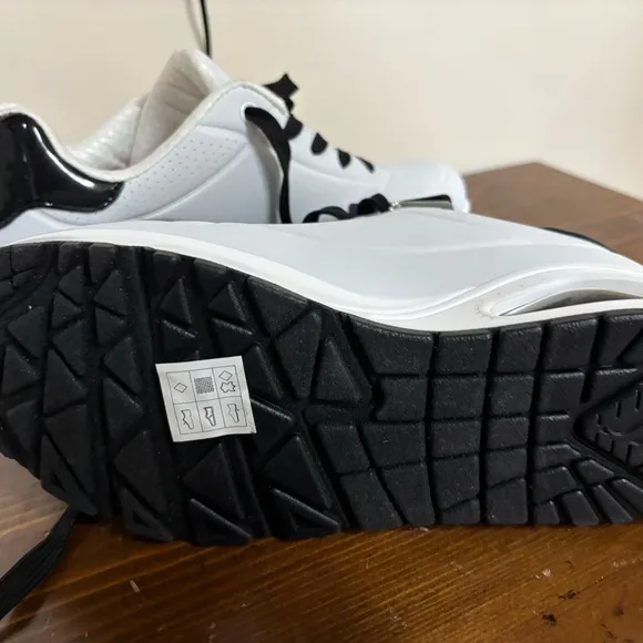 Skechers White and Black Sneakers