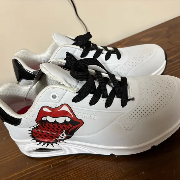 Skechers White and Black Sneakers