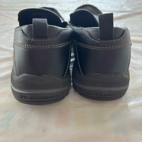 Sketchers Relaxed Fit Harper-Forde Black Slip on Loafers memory foam SZ 9 NWT