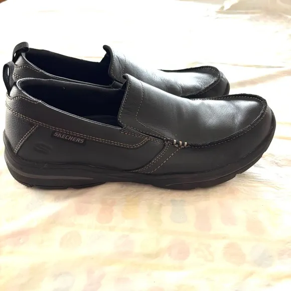 Sketchers Relaxed Fit Harper-Forde Black Slip on Loafers memory foam SZ 9 NWT