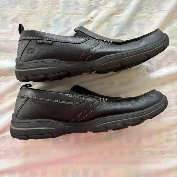 Sketchers Relaxed Fit Harper-Forde Black Slip on Loafers memory foam SZ 9 NWT