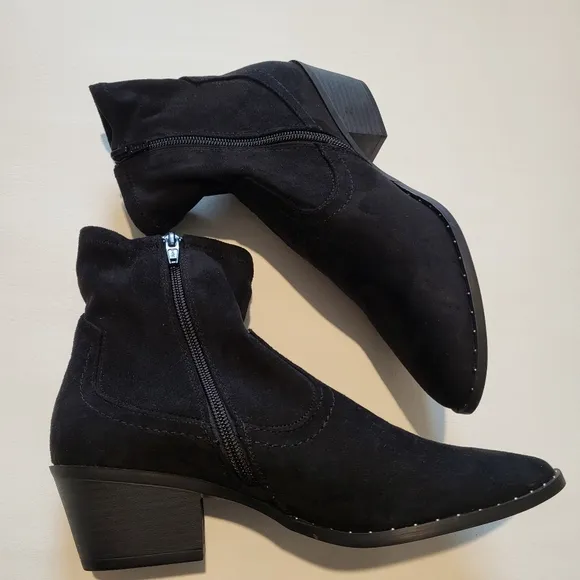 SO womens black faux suede zipper closure stacked heel ankle boots size 9 NWOB