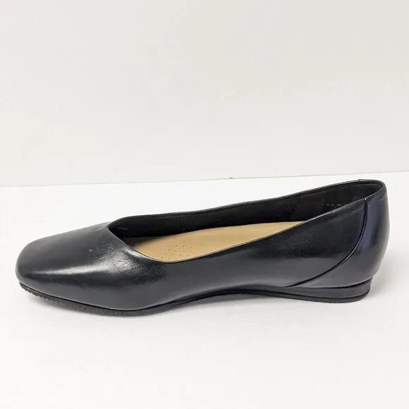 SoftWalk Vellore Slip-On Flats, Black, Women's 6.5 Wide