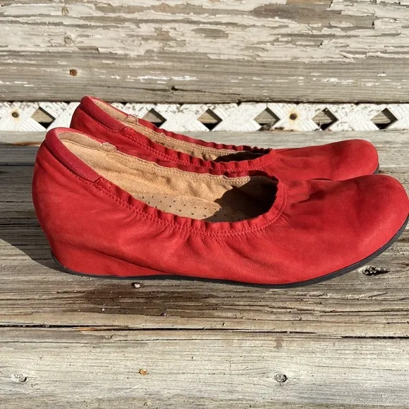Softwalk Wish Red Suede Leather Wedge Ballet Flats Shoes Women's Size 10.5 Wide