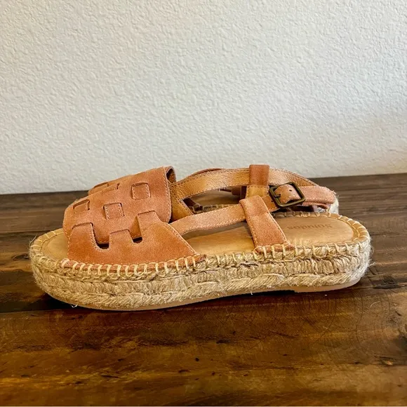 Soludos Sanibel Suede Espadrille Fisherman Sandals in Sahara Pink. Size 6.5.