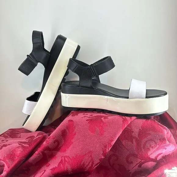 SOREL Cameron Black and White 2 1/2 inch Platform Sandals W 6 1/2