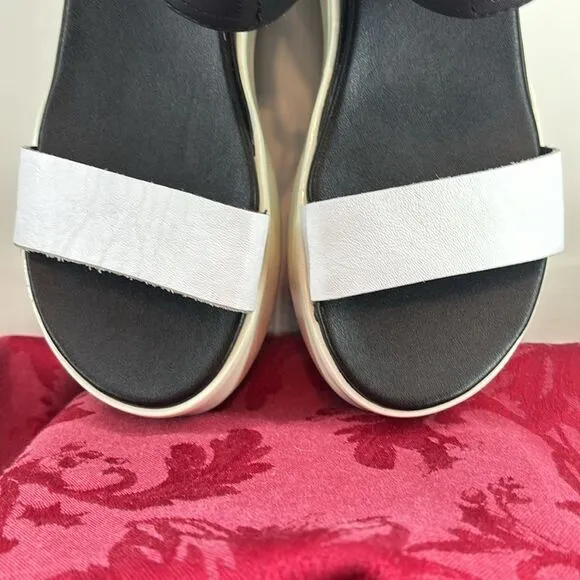 SOREL Cameron Black and White 2 1/2 inch Platform Sandals W 6 1/2