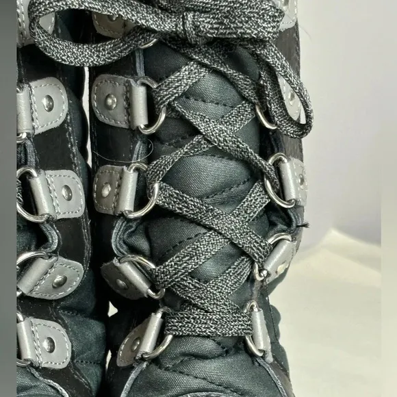 Sorel Girls Tofino II Walterproof Calf Winter Boots Black Furlined‎ Size 4