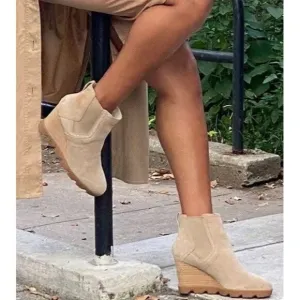 SOREL Joan Uptown Chelsea Boots 7 Beige Suede Leather Shoes Wedge Heel Nice!