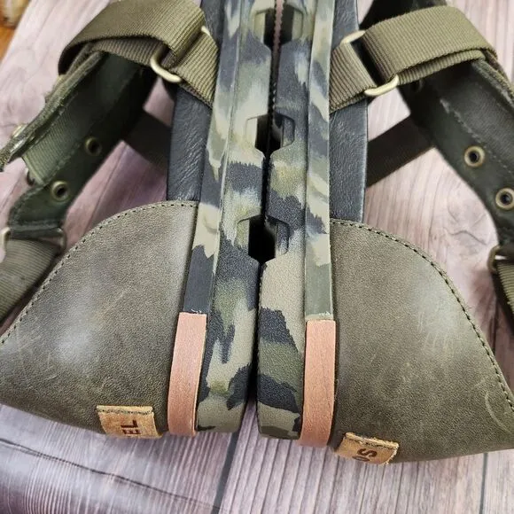 Sorel Torpedo Carly Army Green W/Camo Soles Slingback Sandals Sz 9